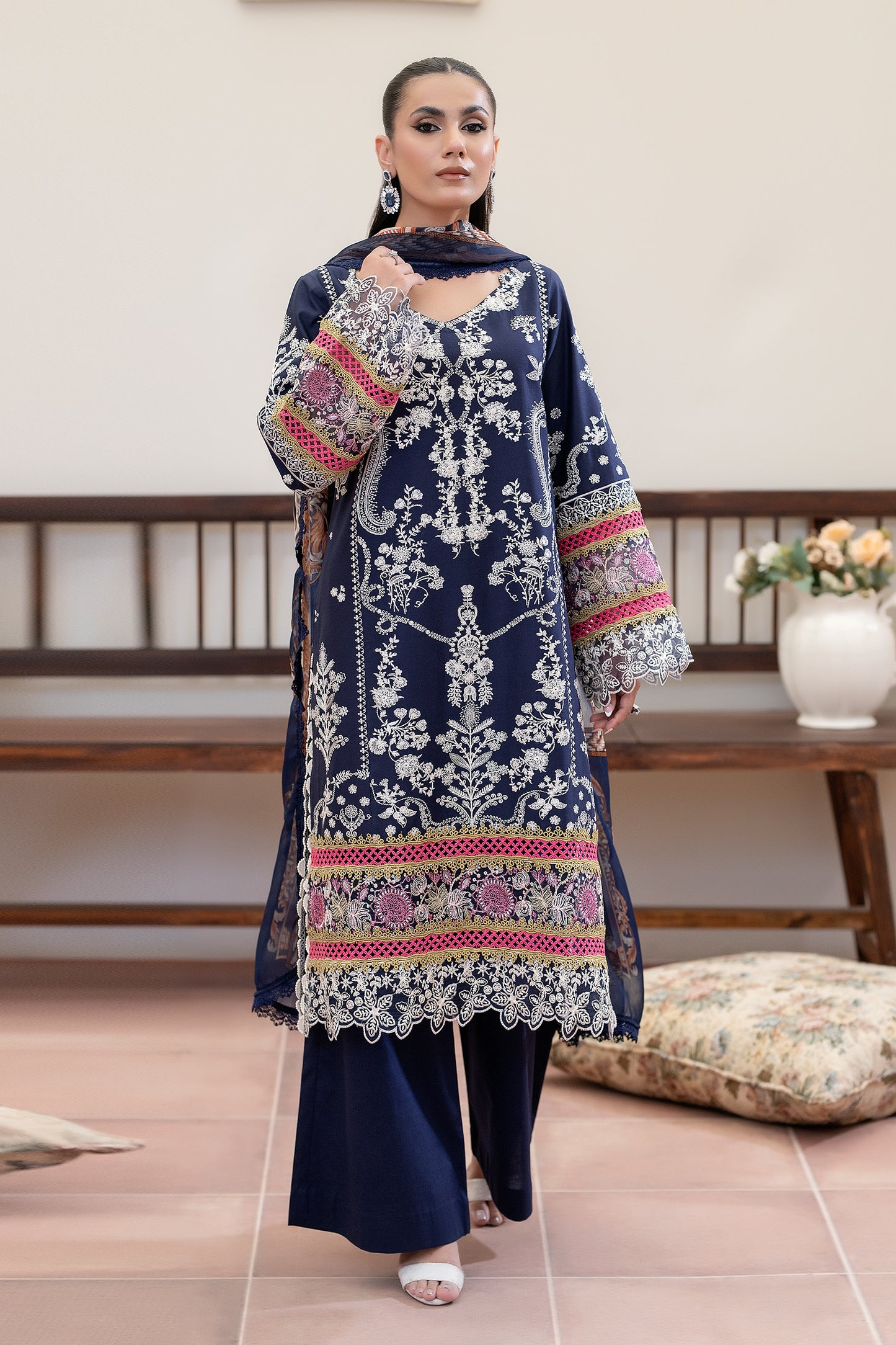 Nisha (Stitched)